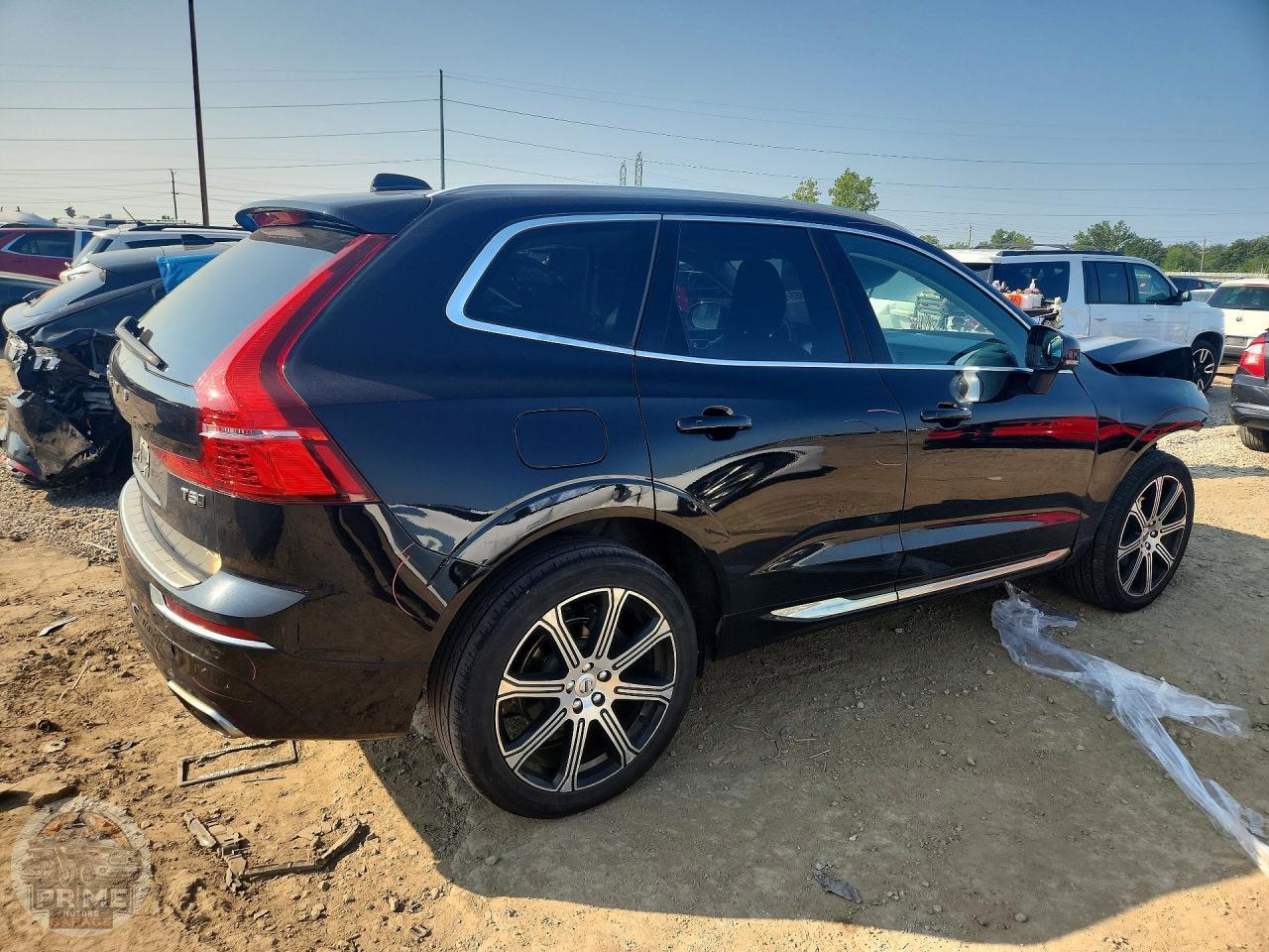 2021 VOLVO XC60 — фото 2