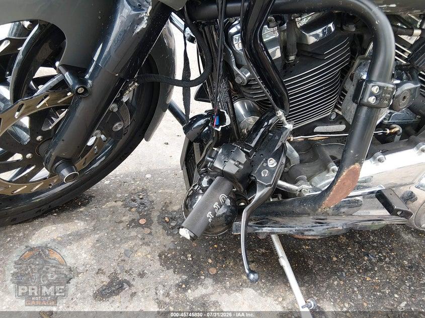 2018 HARLEY-DAVIDSON FLHTP (POLICE ELECTRA GLIDE) POLICE ELECTRA GLIDE — фото 13