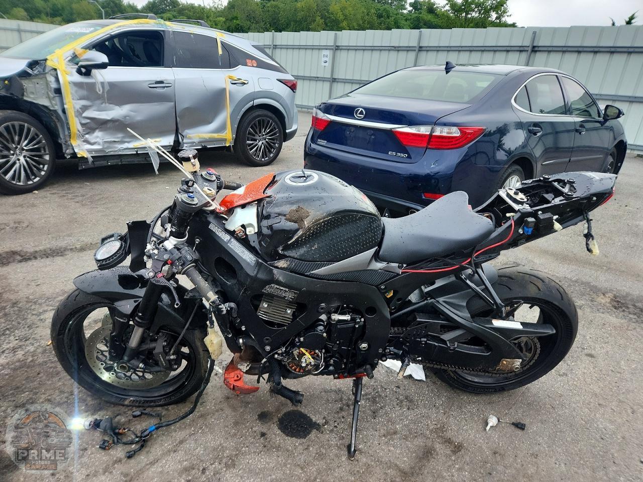 2008 SUZUKI GSX R750 — фото 3