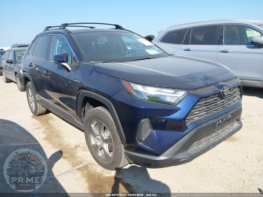 2025 TOYOTA RAV4 XLE — фото 1