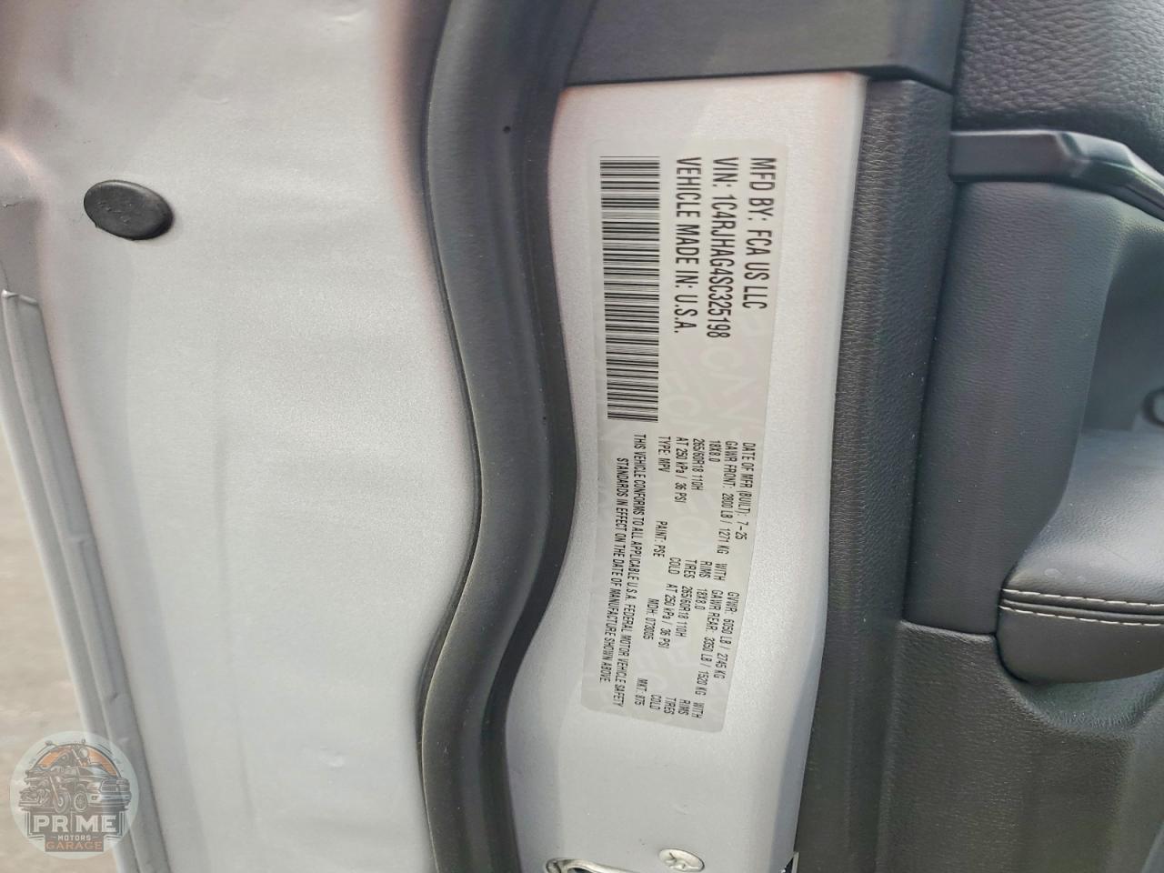 2025 JEEP GRAND CHEROKEE — фото 13