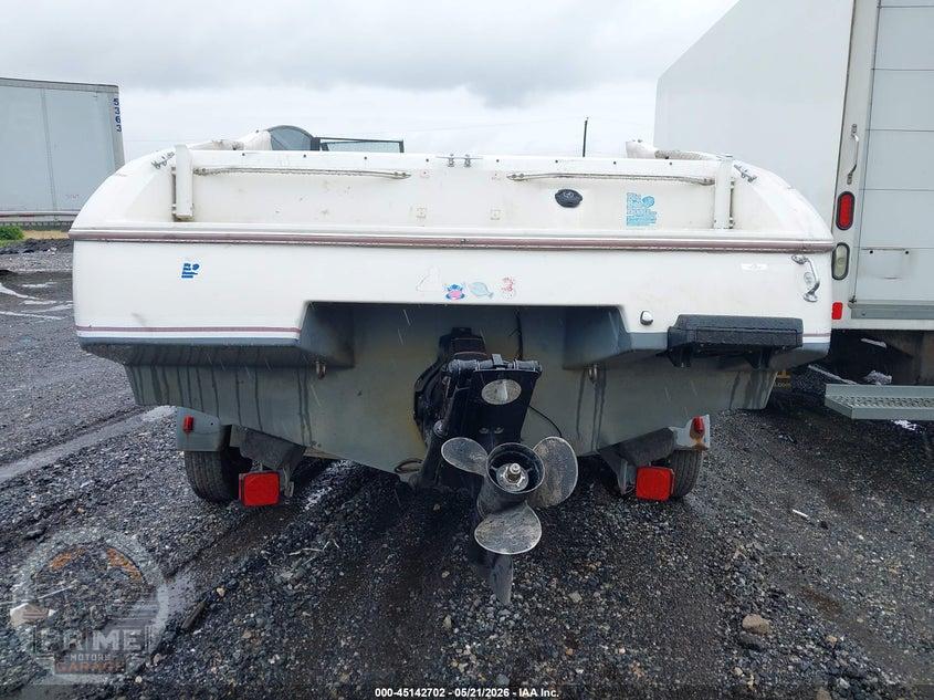 1990 BAYLINER CAPRI 2250 BOAT AND TRAILER — фото 16