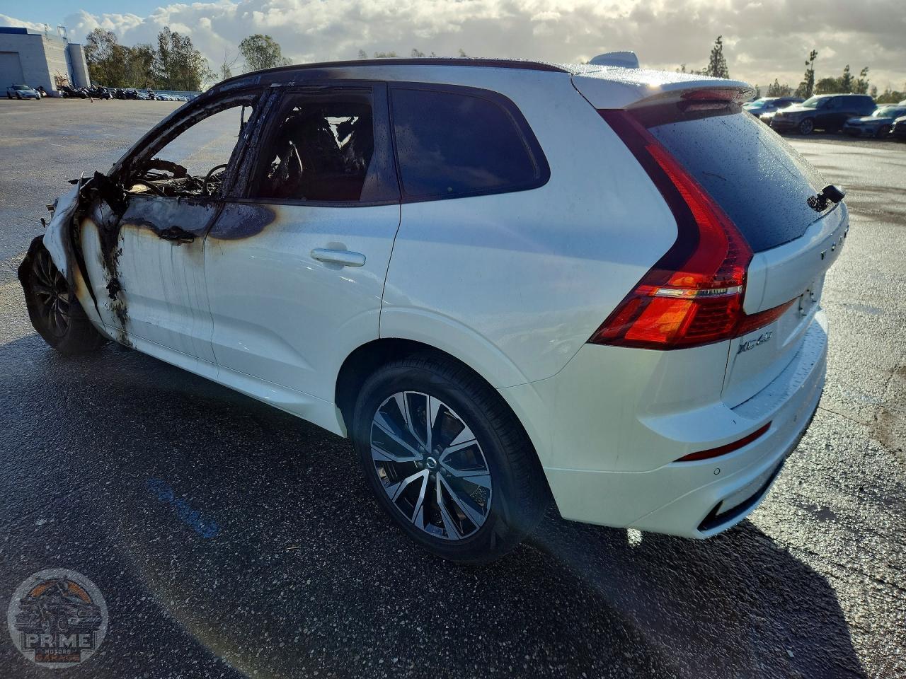 2025 VOLVO XC60 — фото 2