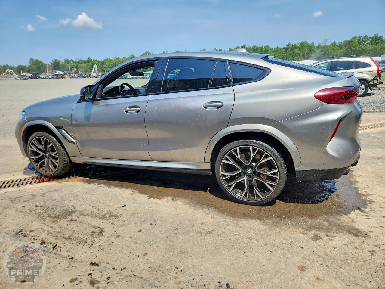 2021 BMW X6 — фото 2