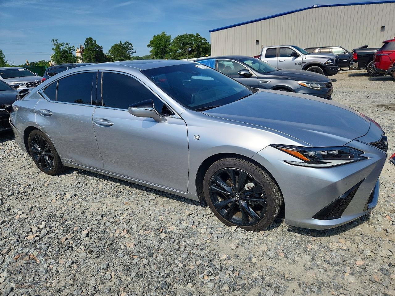2022 LEXUS ES — фото 4