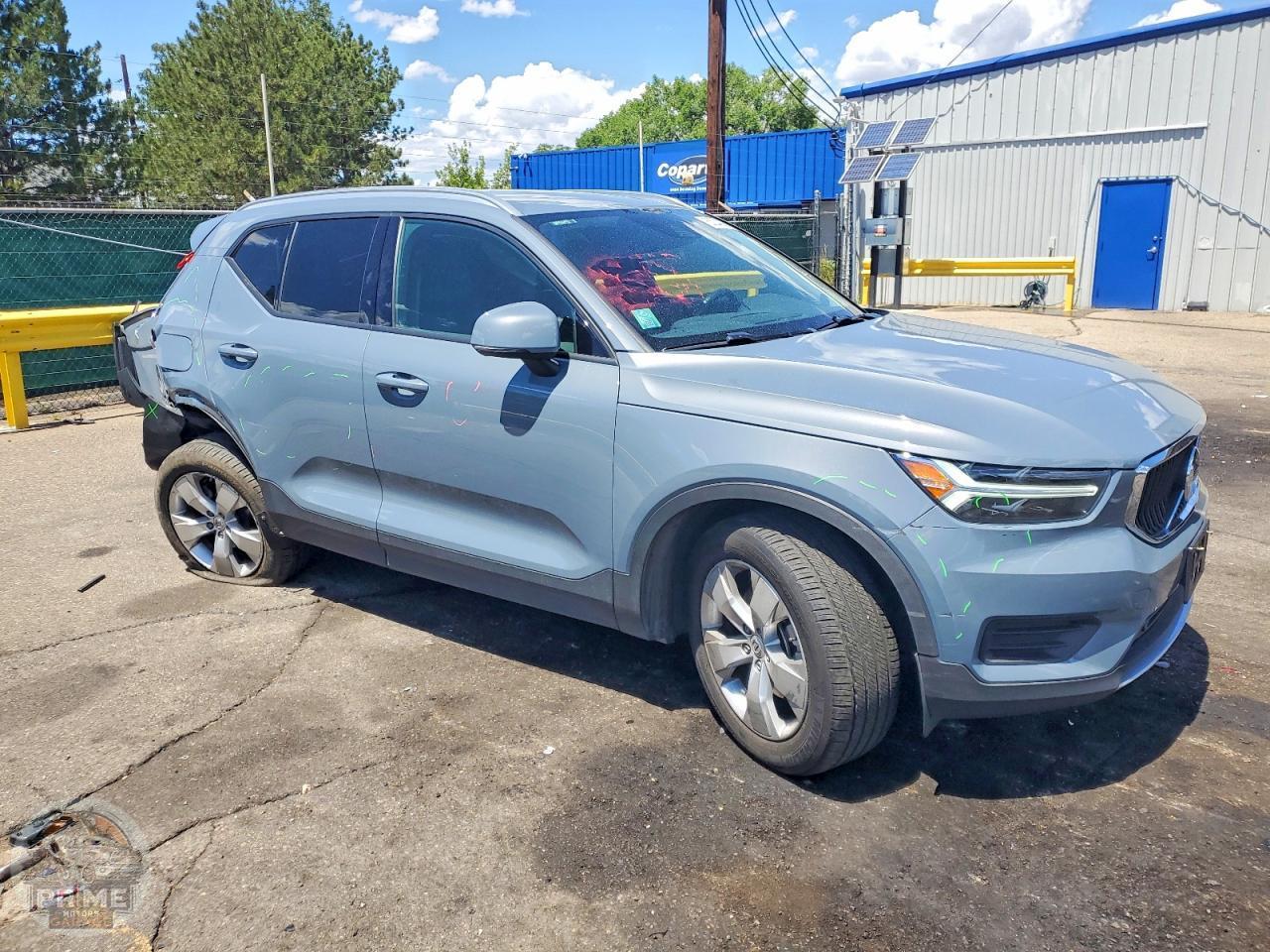 2020 VOLVO XC40 — фото 4