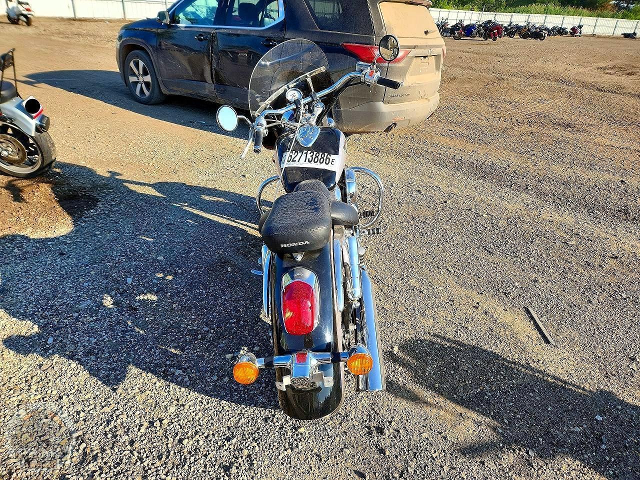 2000 HONDA VT750 — фото 8