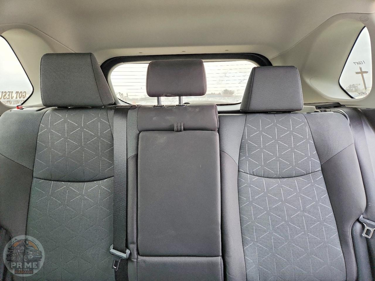 2025 TOYOTA RAV4 — фото 10