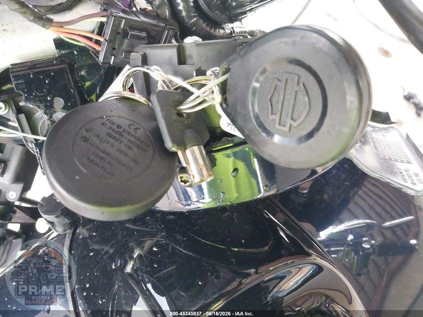 2013 HARLEY-DAVIDSON FLTRX (ROAD GLIDE, ROAD GLIDE CUSTOM) ROAD GLIDE CUSTOM — фото 11
