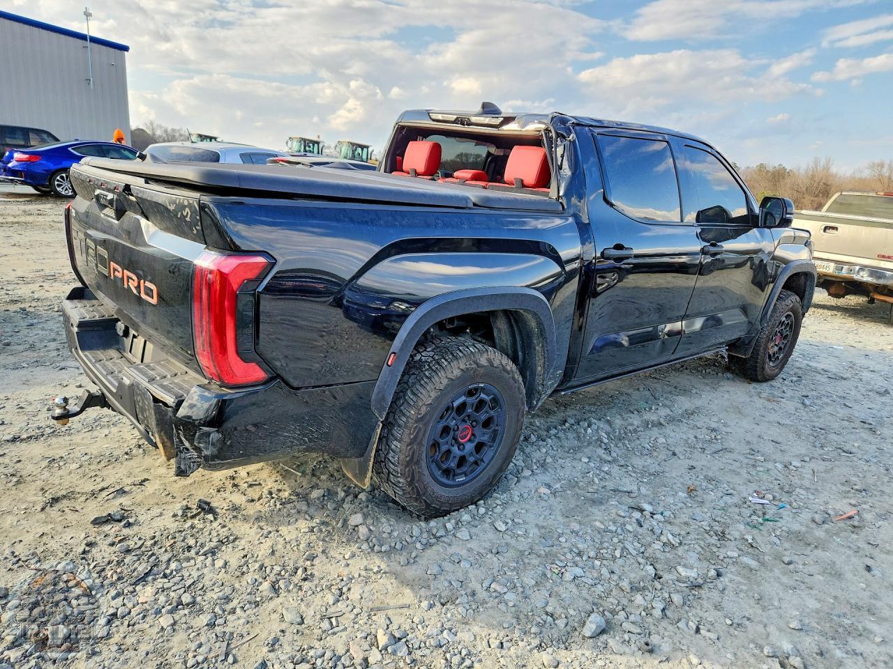 2024 TOYOTA TUNDRA — фото 3