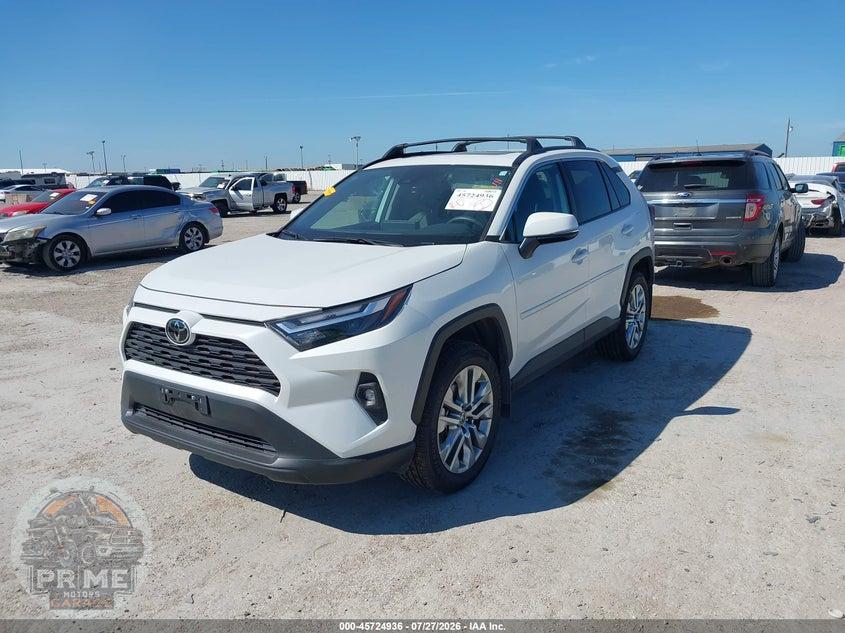 2025 TOYOTA RAV4 XLE PREMIUM — фото 2