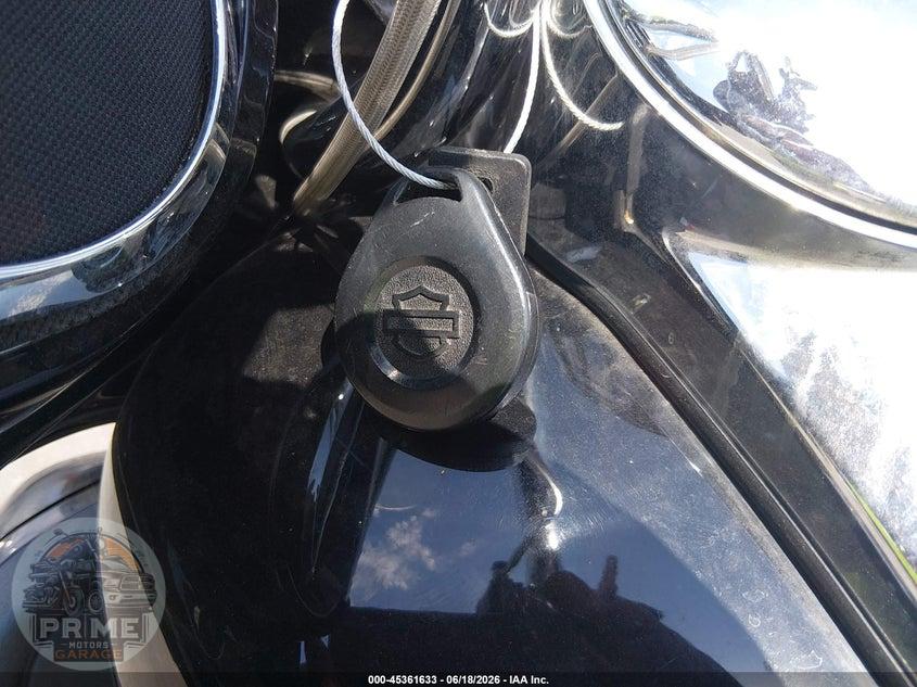 2015 HARLEY-DAVIDSON FLHTK (ULTRA LIMITED) ULTRA LIMITED — фото 11