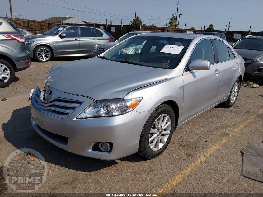 2011 TOYOTA CAMRY XLE — фото 2