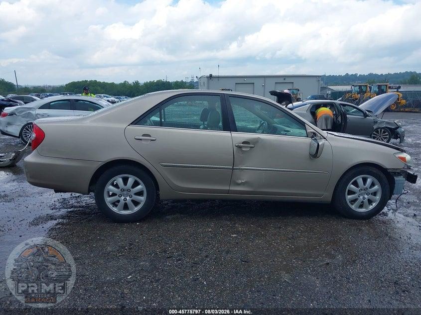 2004 TOYOTA CAMRY XLE — фото 12