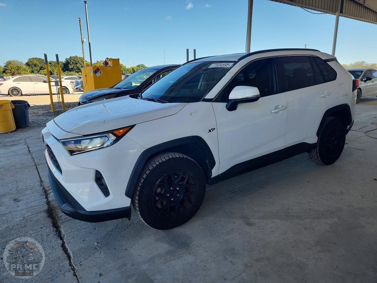 2020 TOYOTA RAV4 — фото 1
