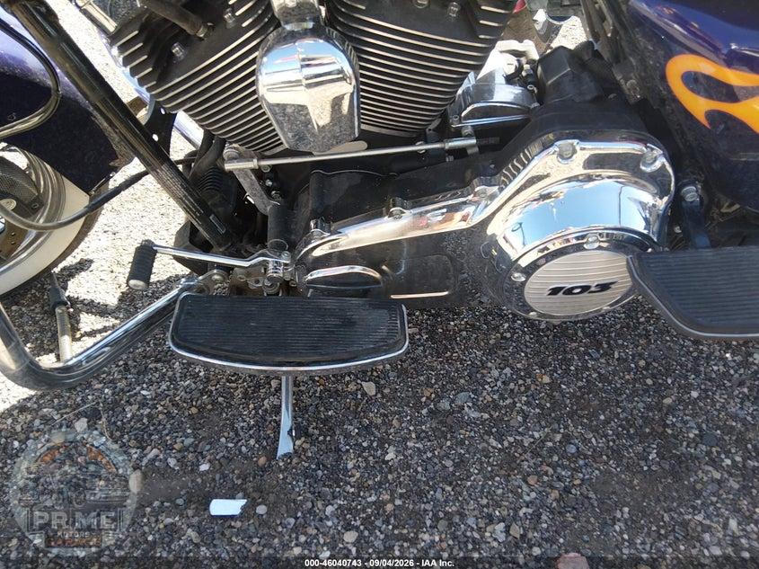 2012 HARLEY-DAVIDSON FLHRC (ROAD KING CLASSIC) ROAD KING CLASSIC — фото 9