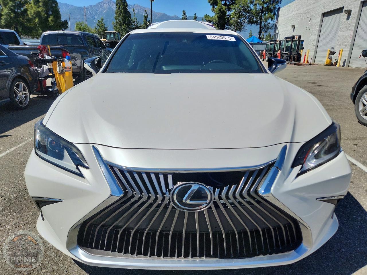 2020 LEXUS ES — фото 5