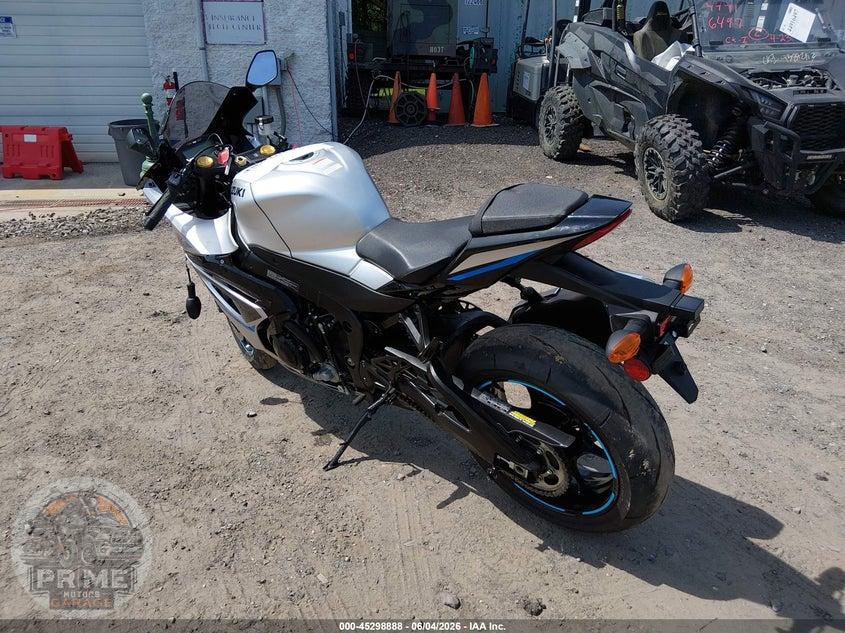 2025 SUZUKI GSX-R1000 — фото 3