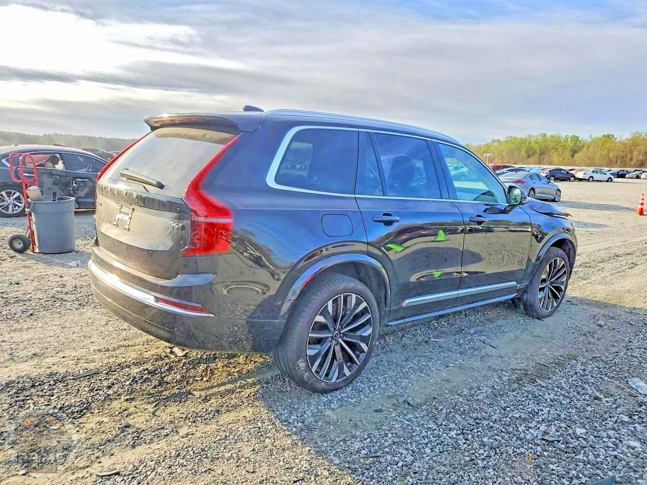 2025 VOLVO XC90 — фото 3