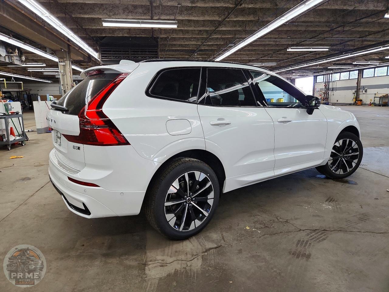 2026 VOLVO XC60 — фото 3