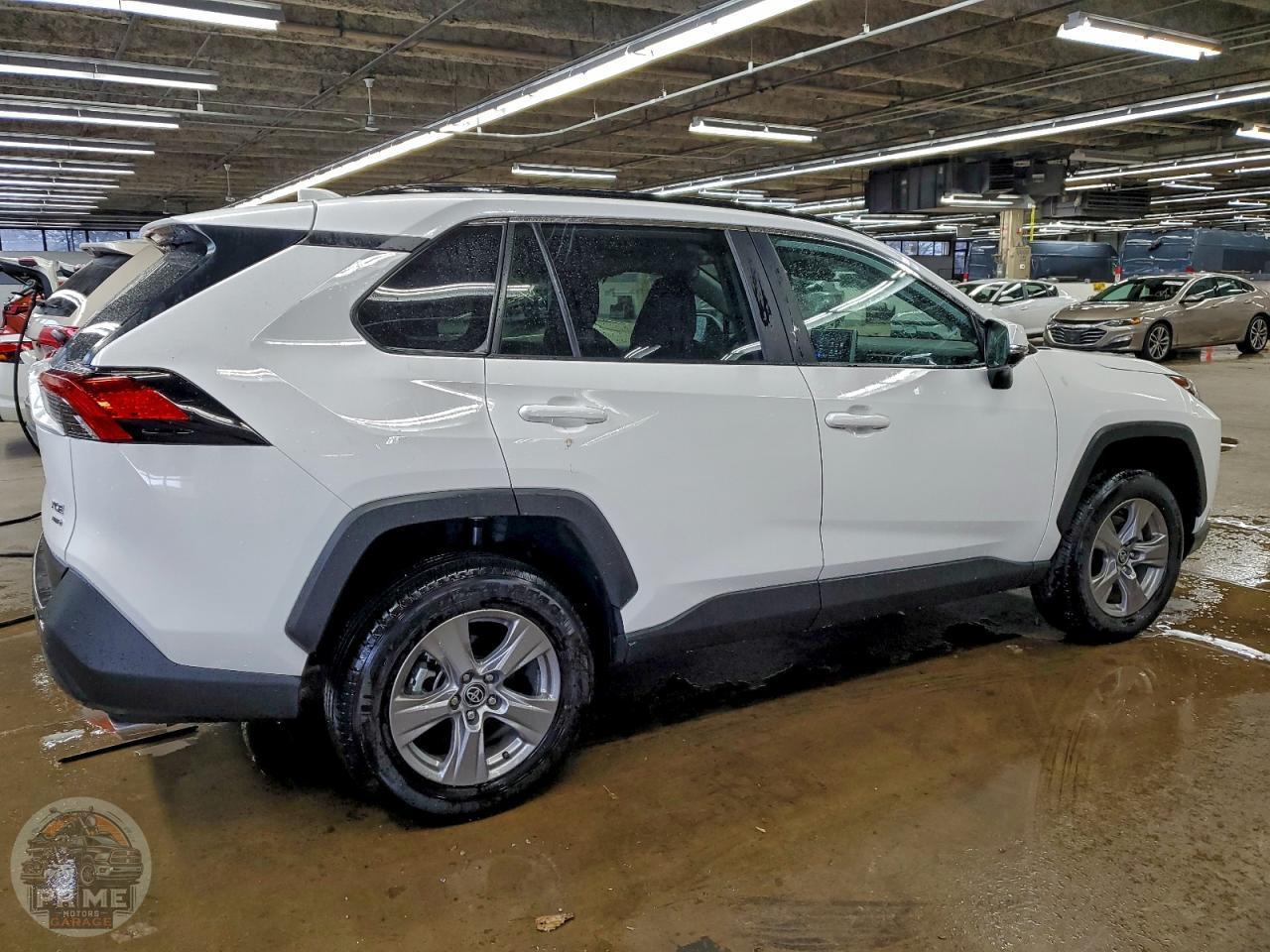 2025 TOYOTA RAV4 — фото 3