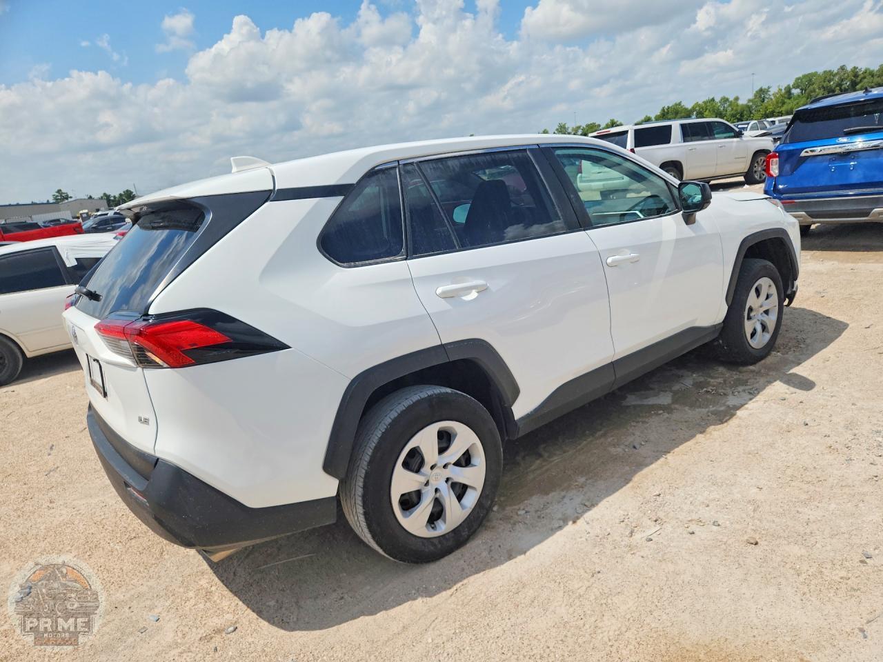 2025 TOYOTA RAV4 — фото 3