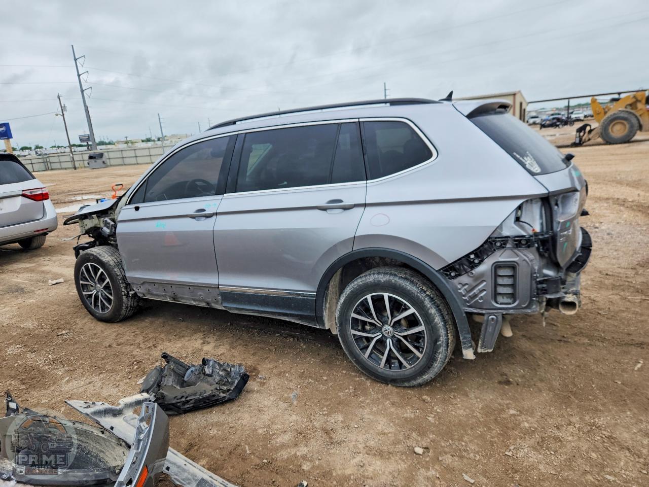 2021 VOLKSWAGEN TIGUAN — фото 2