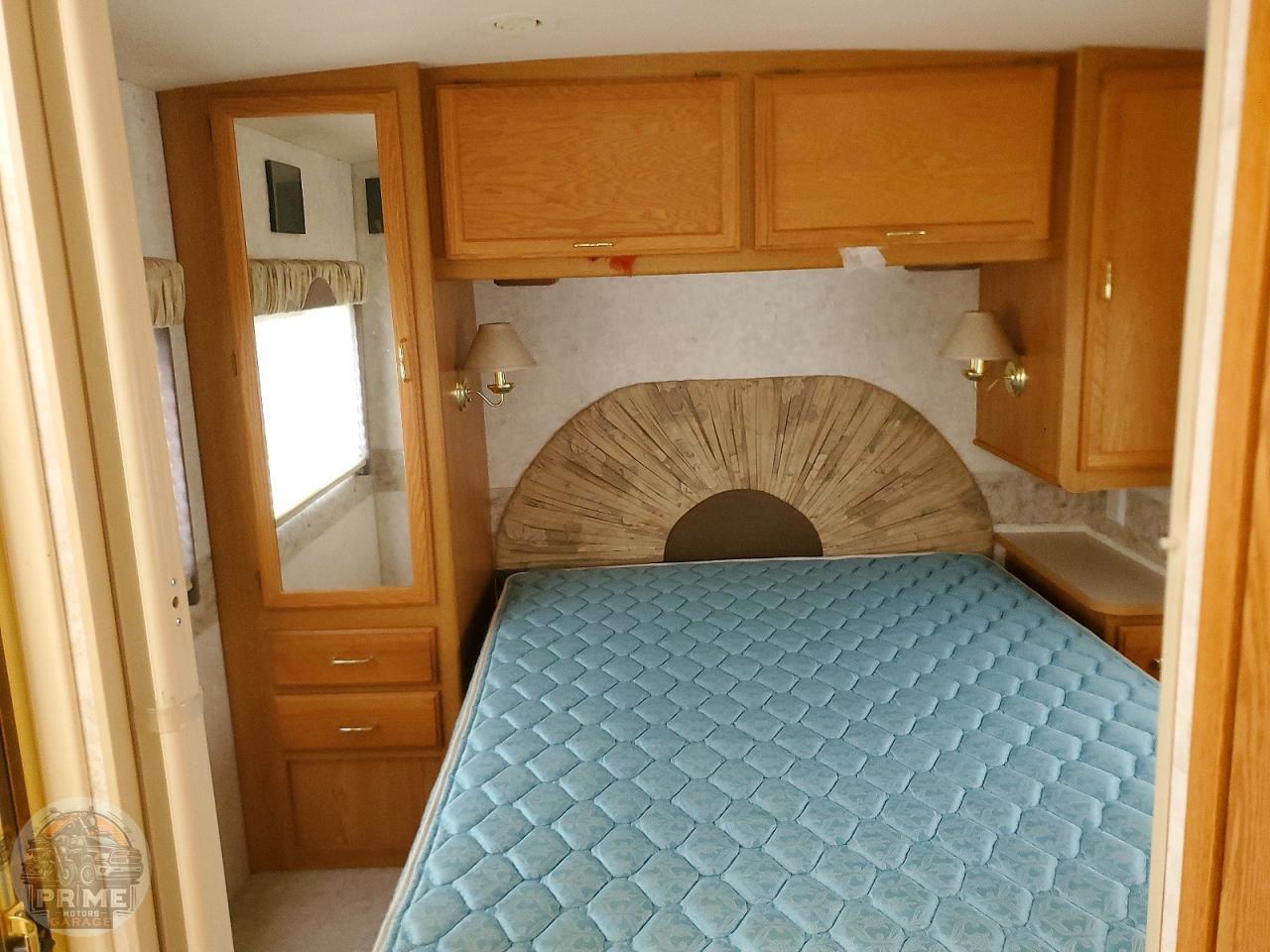 2004 WORKHORSE MOTORHOME — фото 6