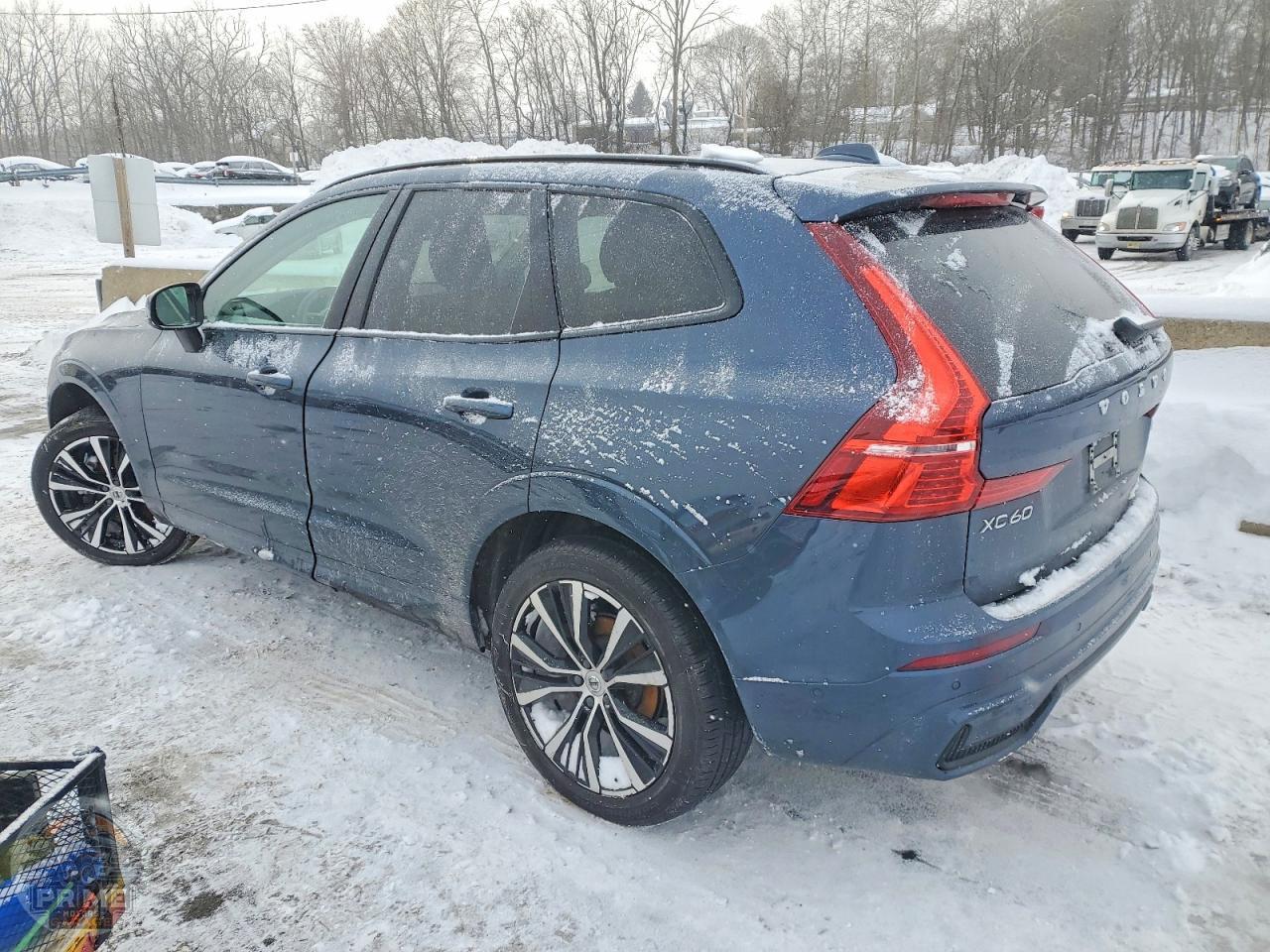 2023 VOLVO XC60 — фото 2