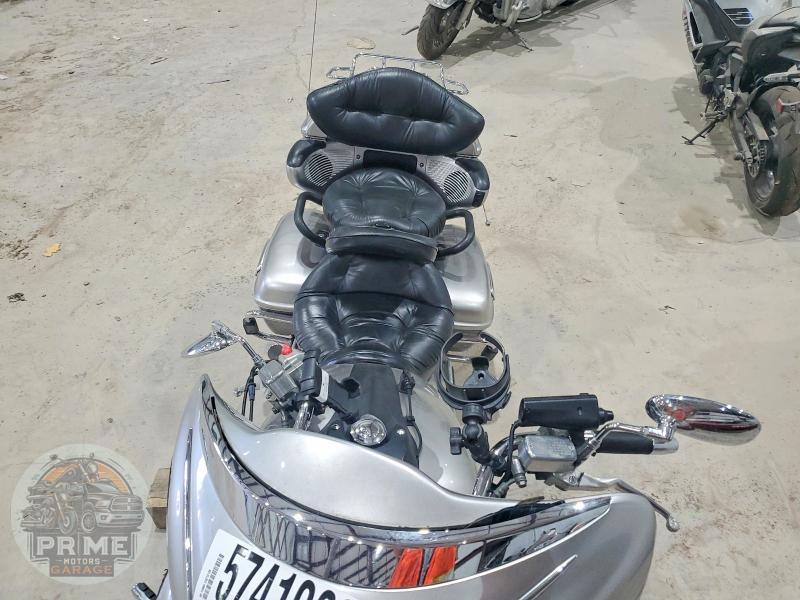 2005 YAMAHA XVZ13 — фото 5