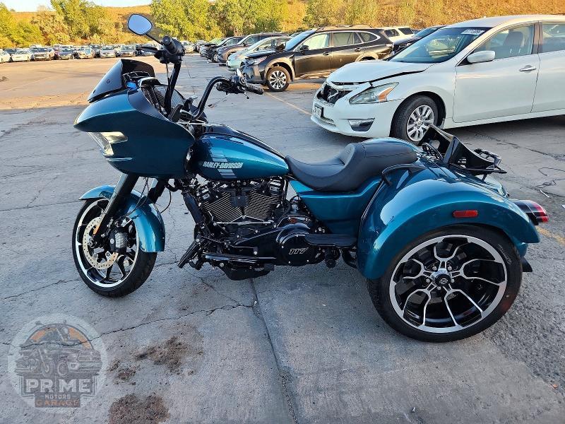 2026 HARLEY-DAVIDSON FLTRT (ROAD GLIDE 3) — фото 3