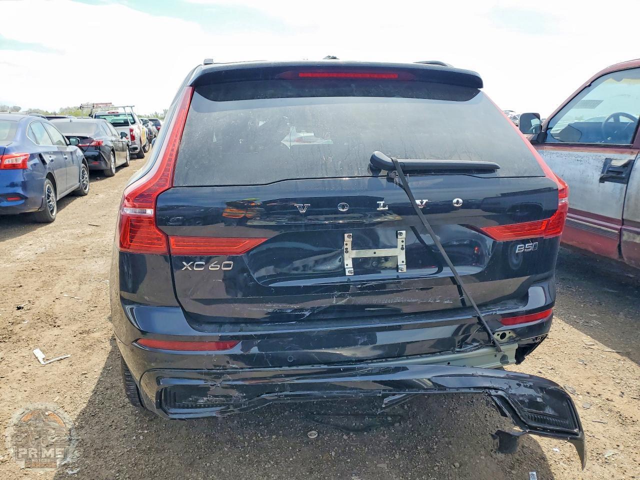 2025 VOLVO XC60 — фото 6