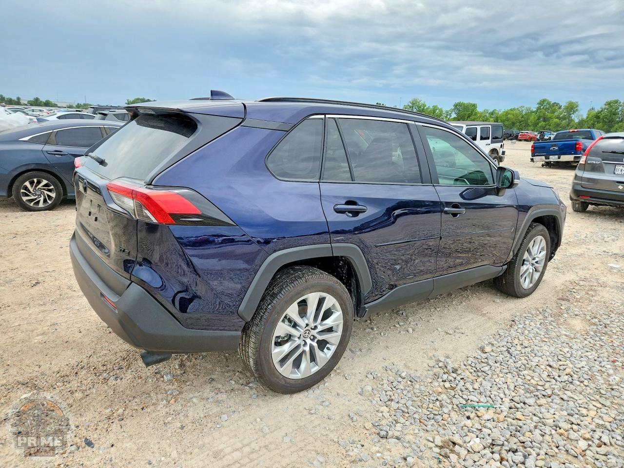 2025 TOYOTA RAV4 — фото 11