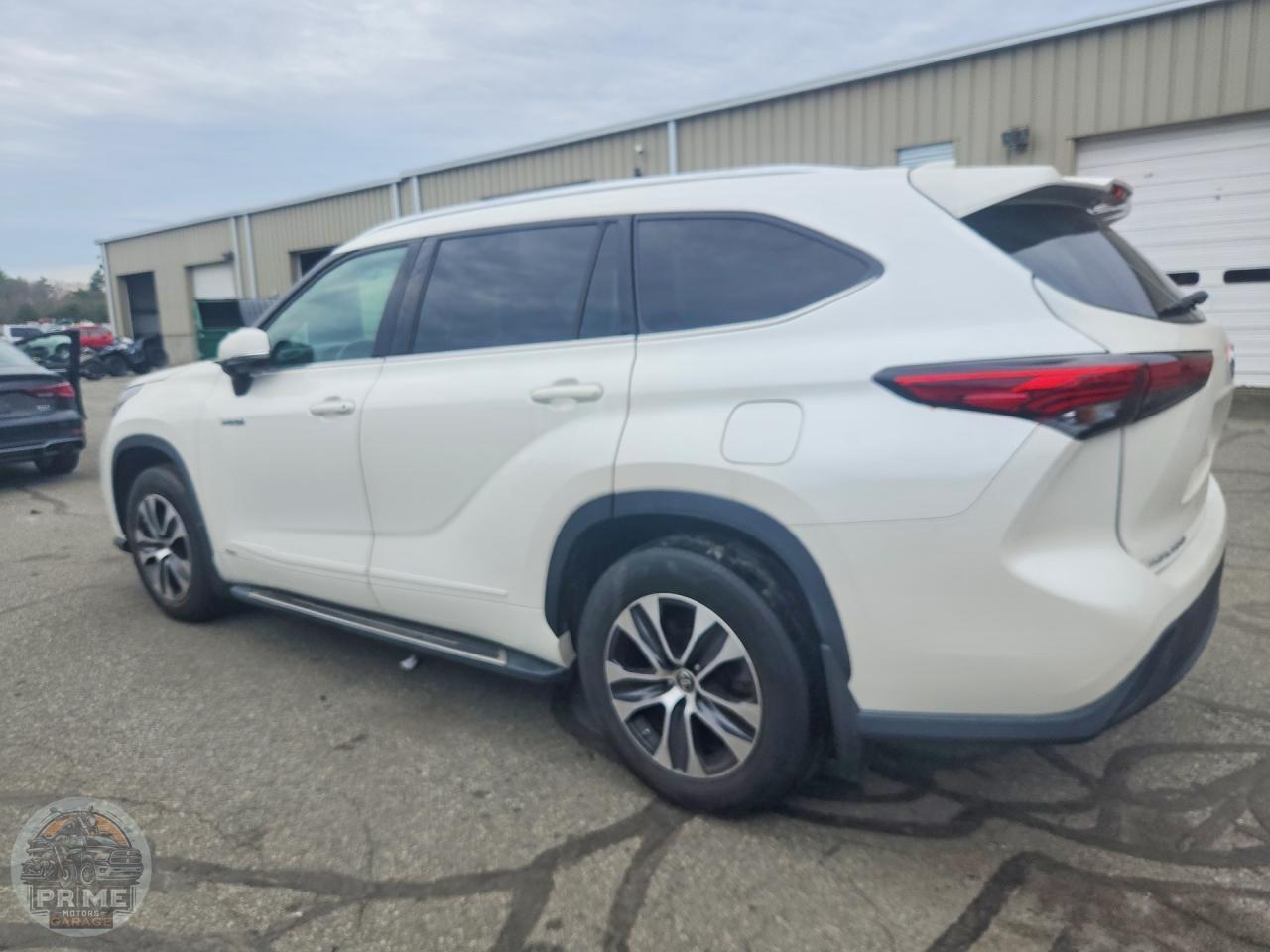 2021 TOYOTA HIGHLANDER — фото 4