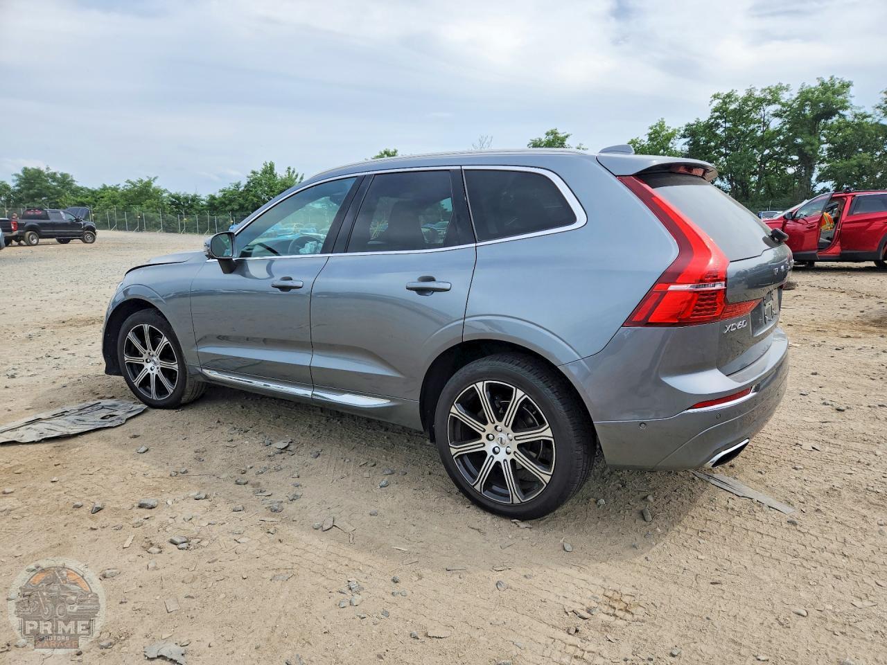 2021 VOLVO XC60 — фото 2