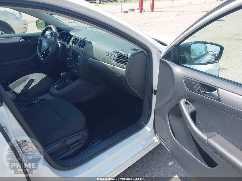 2015 VOLKSWAGEN JETTA 1.8T SE — фото 5