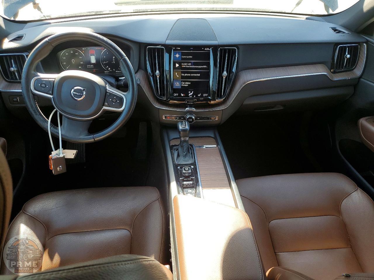 2021 VOLVO XC60 — фото 8