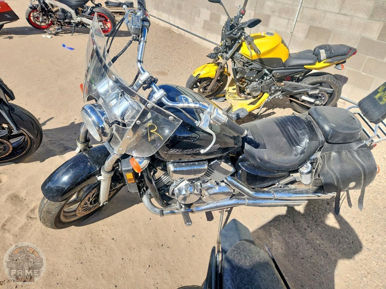 2001 HONDA VF750 — фото 3