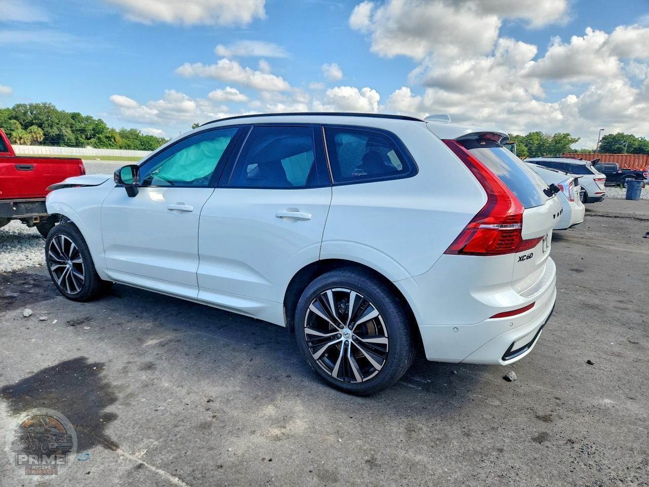 2025 VOLVO XC60 — фото 2