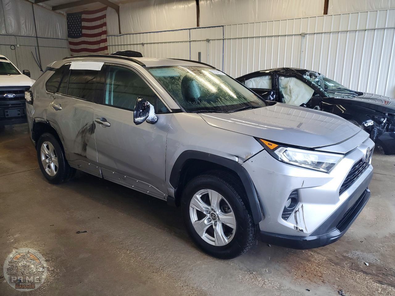 2021 TOYOTA RAV4 — фото 4