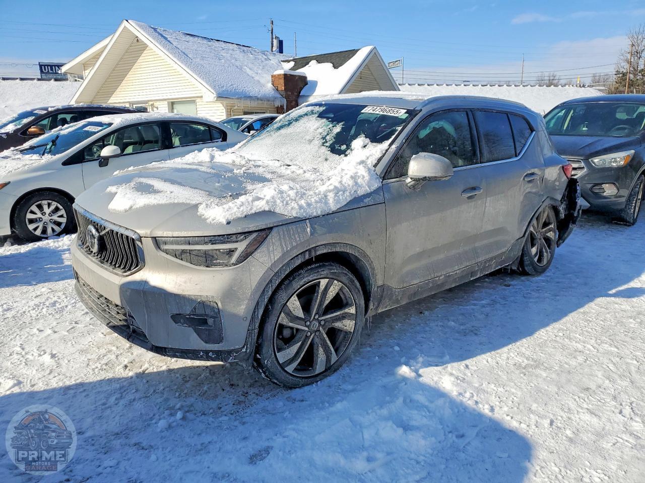 2024 VOLVO XC40 — фото 1