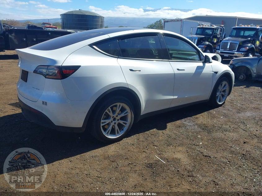 2022 TESLA MODEL Y LONG RANGE DUAL MOTOR ALL-WHEEL DRIVE — фото 4