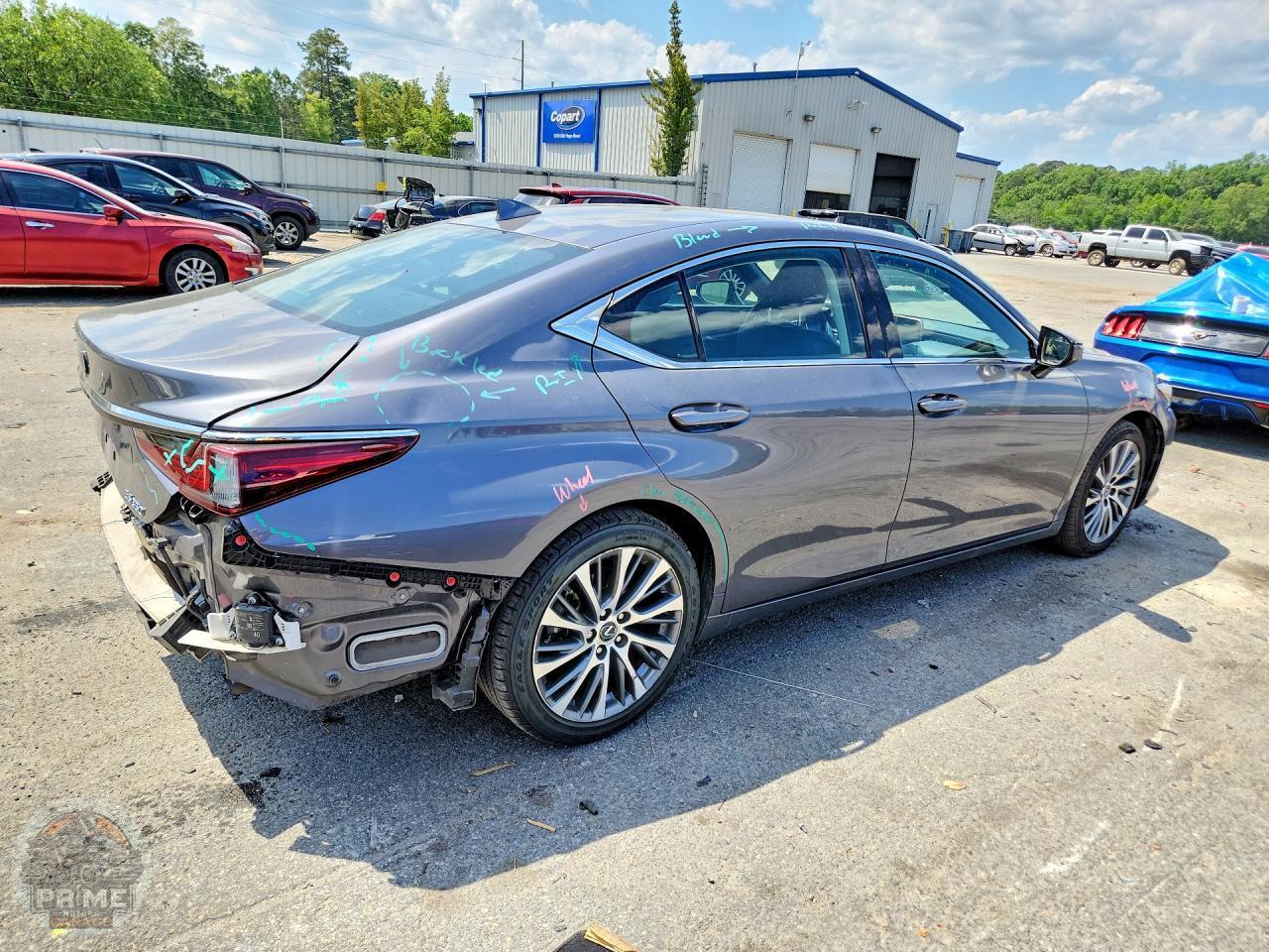 2021 LEXUS ES — фото 3
