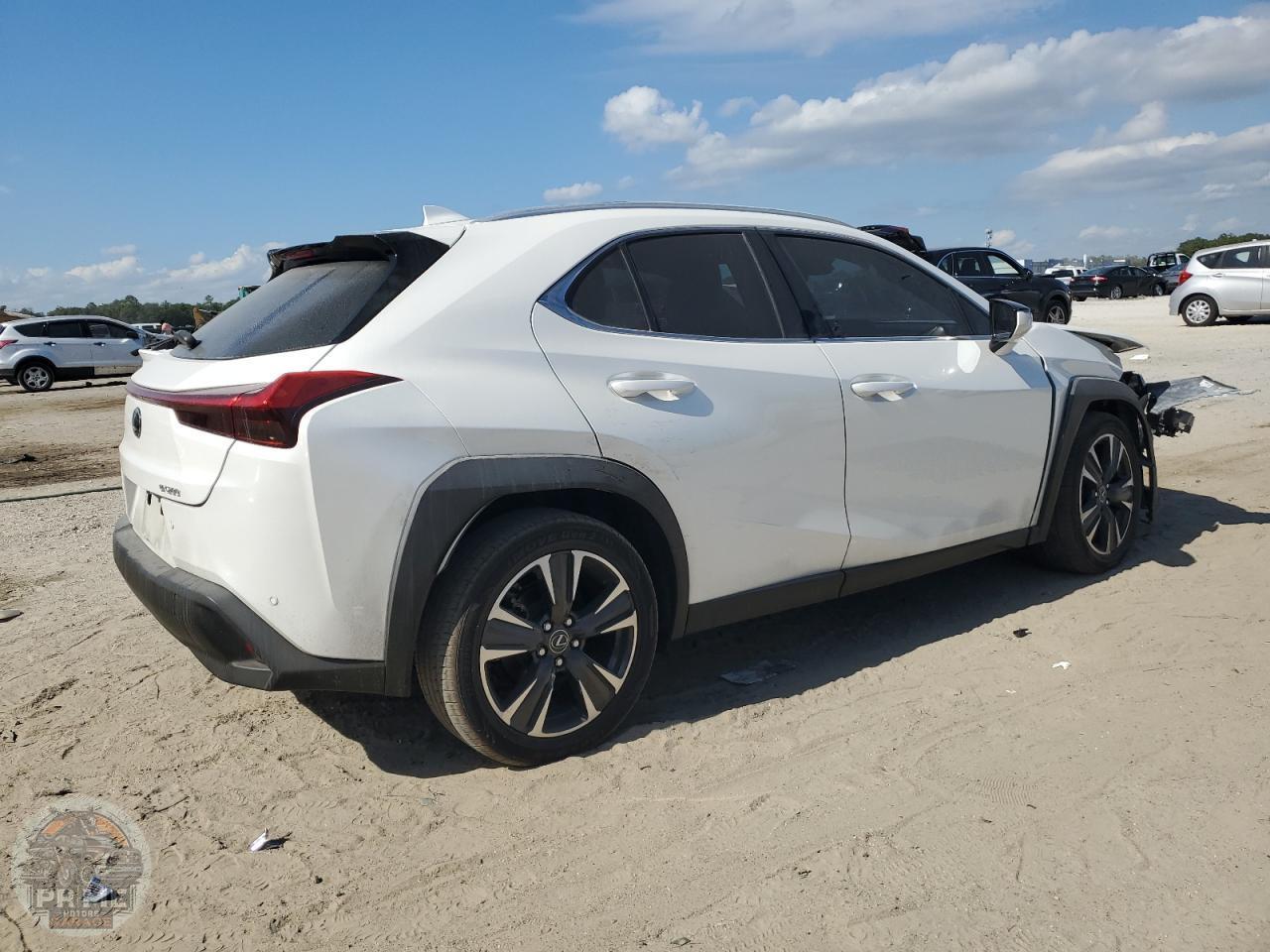 2021 LEXUS UX — фото 3