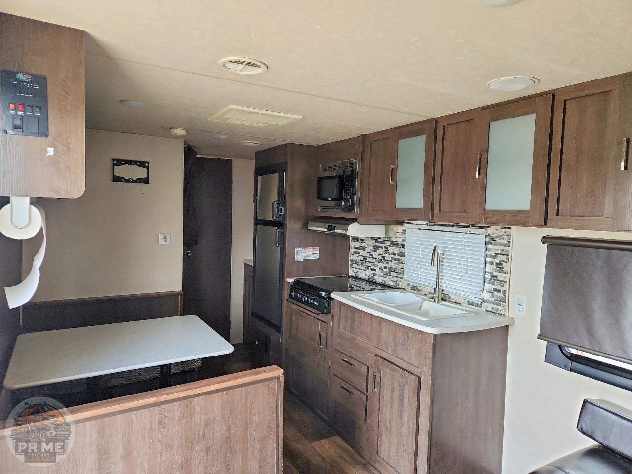 2019 WILDWOOD BY FOREST RIVER RECREATIONAL — фото 6
