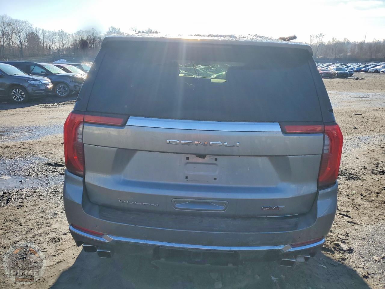 2025 GMC YUKON — фото 10