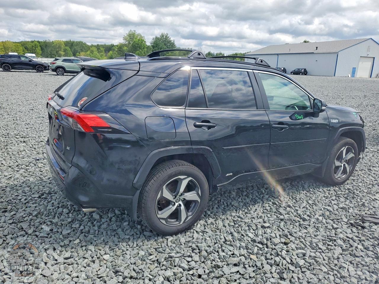 2021 TOYOTA RAV4 — фото 3