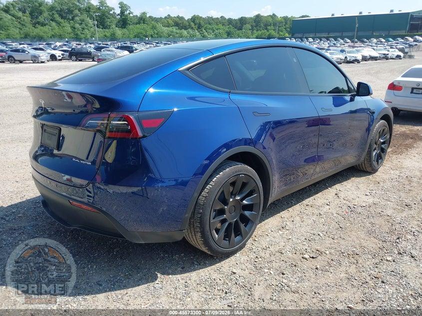 2025 TESLA MODEL Y LONG RANGE DUAL MOTOR ALL-WHEEL DRIVE — фото 4