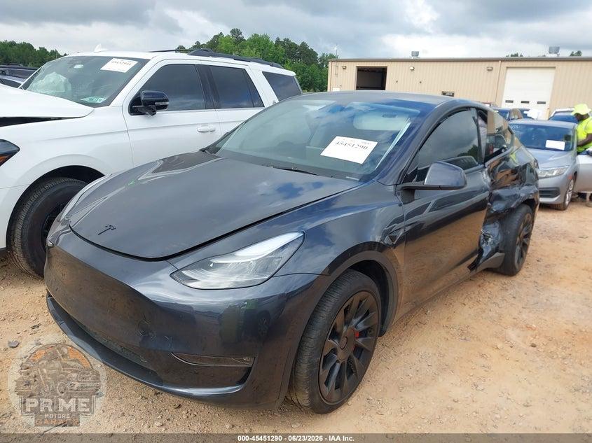 2024 TESLA MODEL Y LONG RANGE DUAL MOTOR ALL-WHEEL DRIVE — фото 2
