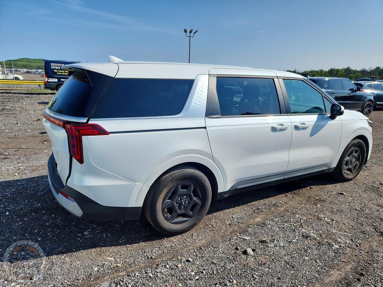 2025 KIA CARNIVAL — фото 3